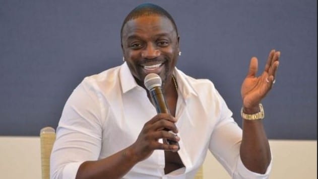 Business : Comment Akon a bénéficié des faveurs de son « sosie »