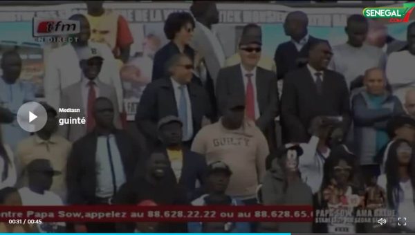 Vidéo: Ama Baldé fait danser des toubabs sur du “guinté thiéré falaye”