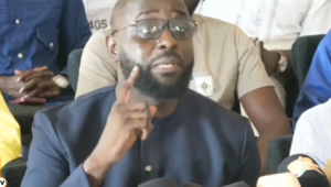 Déguerpissements : Thierno Bocoum se fait l&rsquo;avocat des marchands ambulants et tire sur le régime 