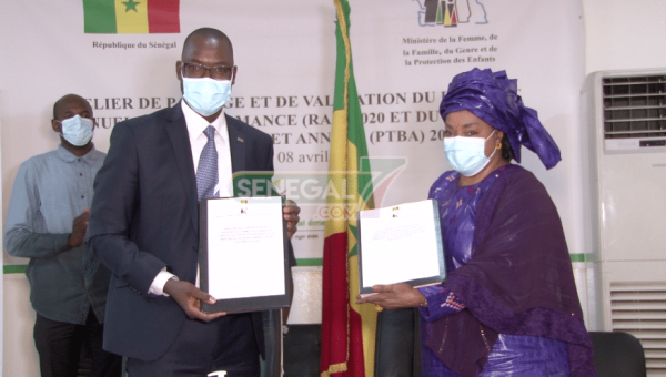 Vidéo – Entreprenariat numérique féminin: 23 300 femmes seront formées pour 500 millions de FCFA d&rsquo;appui par an…