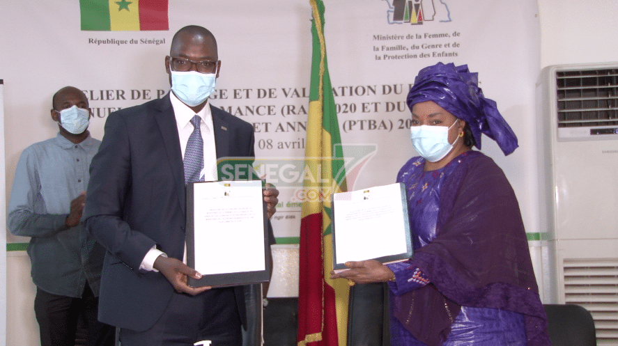 Vidéo – Entreprenariat numérique féminin: 23 300 femmes seront formées pour 500 millions de FCFA d&rsquo;appui par an…