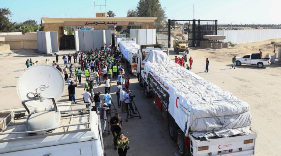 Conflit Israélo-Palestinien: L&rsquo;aide humanitaire entre enfin à Gaza depuis l&rsquo;Égypte